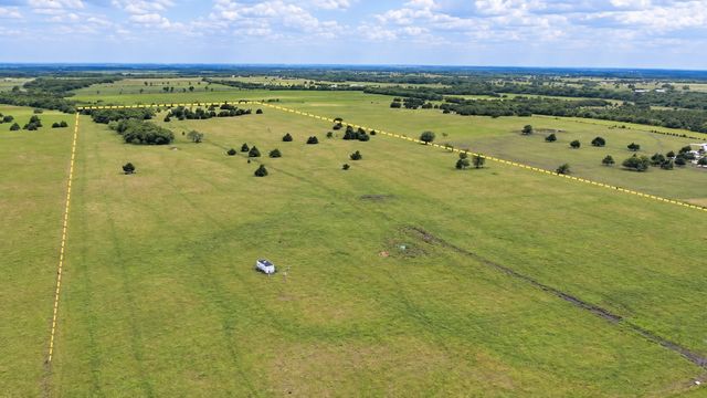 325 Fm 1566 W, Wolfe City, TX 75496