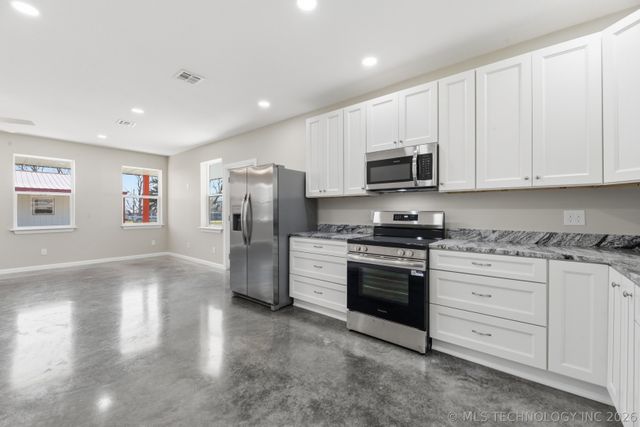 212 W Jackson Avenue, Nowata, OK 74048