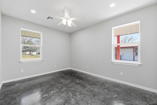 212 W Jackson Avenue, Nowata, OK 74048