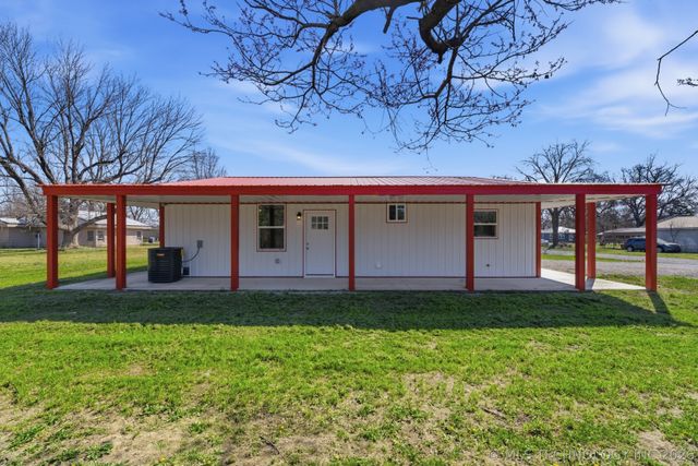212 W Jackson Avenue, Nowata, OK 74048