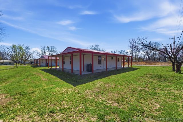212 W Jackson Avenue, Nowata, OK 74048