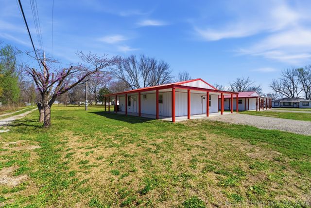 212 W Jackson Avenue, Nowata, OK 74048