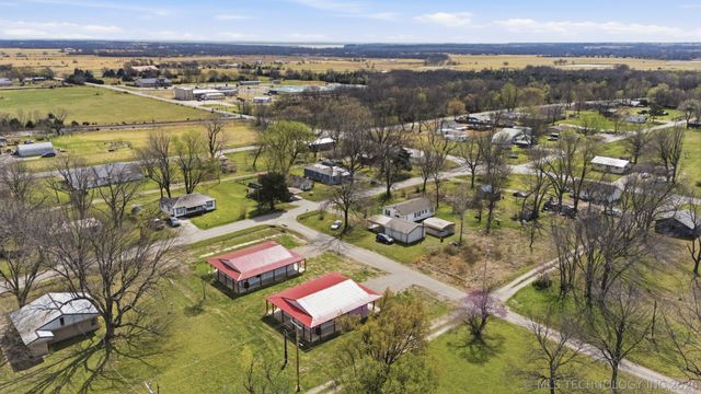 212 W Jackson Avenue, Nowata, OK 74048