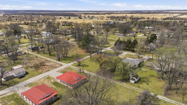212 W Jackson Avenue, Nowata, OK 74048