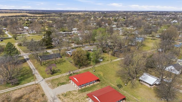 212 W Jackson Avenue, Nowata, OK 74048
