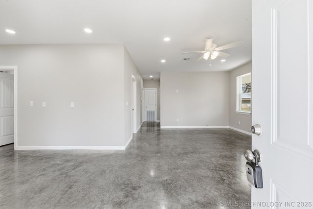 212 W Jackson Avenue, Nowata, OK 74048