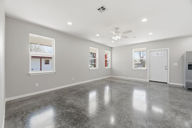 212 W Jackson Avenue, Nowata, OK 74048