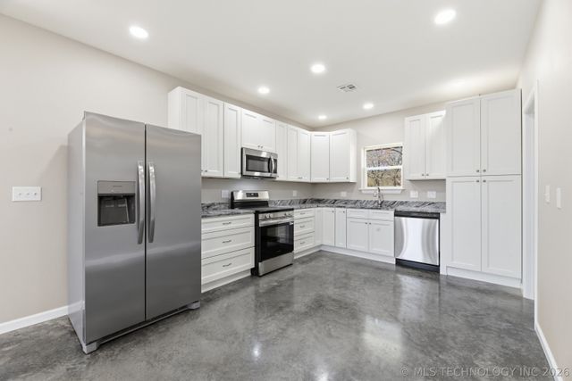 212 W Jackson Avenue, Nowata, OK 74048