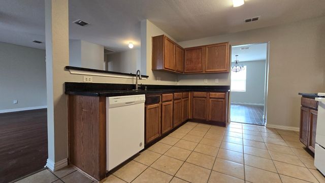 2801 Kerrville Drive, Mesquite, TX 75181