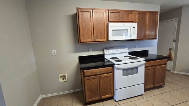 2801 Kerrville Drive, Mesquite, TX 75181