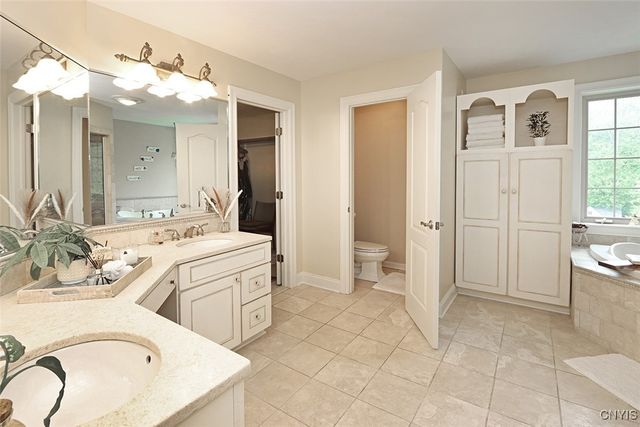 7987 Blarney Stone Way, Manlius, NY 13104