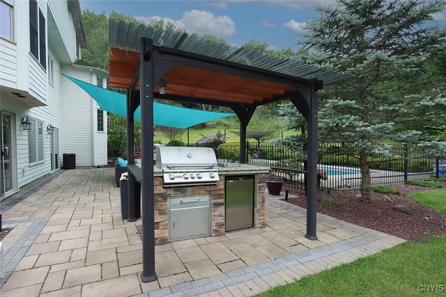 7987 Blarney Stone Way, Manlius, NY 13104