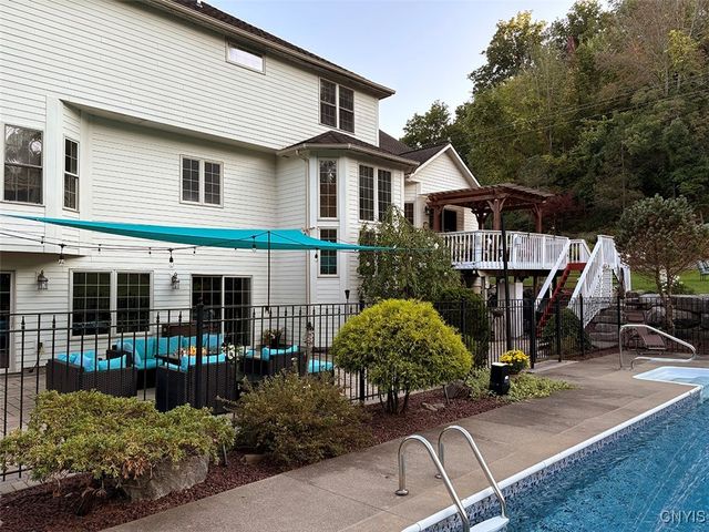 7987 Blarney Stone Way, Manlius, NY 13104