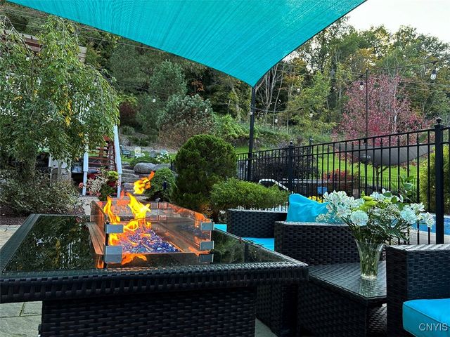 7987 Blarney Stone Way, Manlius, NY 13104