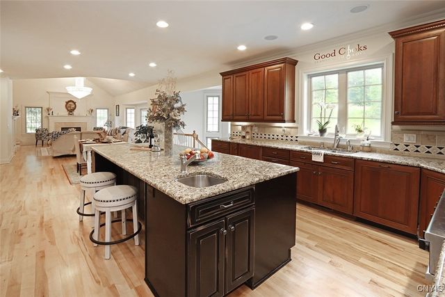 7987 Blarney Stone Way, Manlius, NY 13104