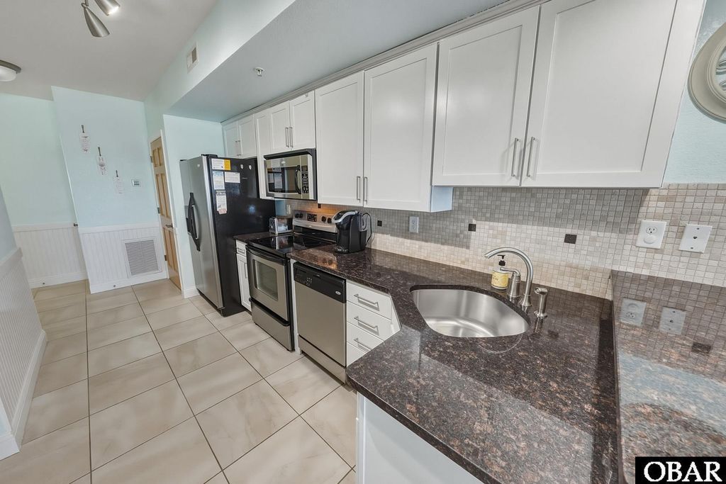 Image 13 of property listing at 815 S Virginia Dare Trail Unit 210, Kill Devil Hills, NC 27948