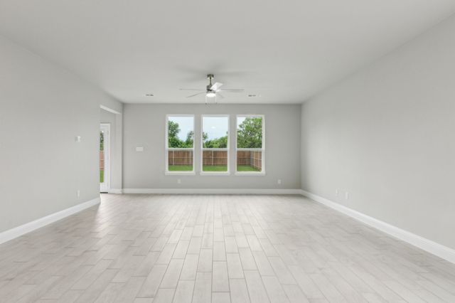 527 Cayman Cove, Seagoville, TX 75159