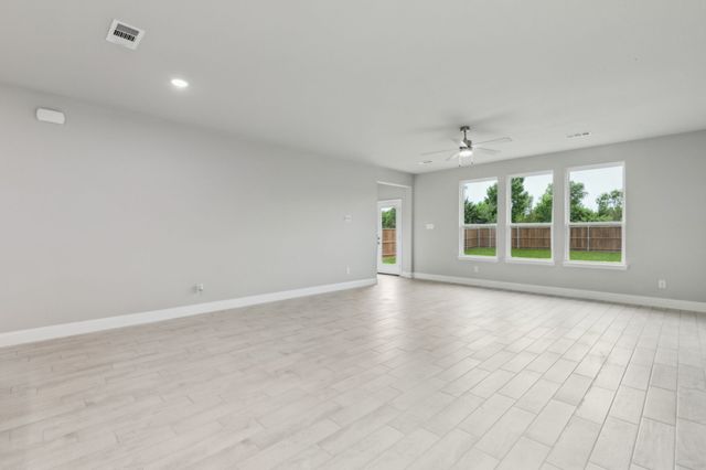 527 Cayman Cove, Seagoville, TX 75159