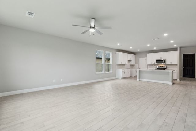 527 Cayman Cove, Seagoville, TX 75159