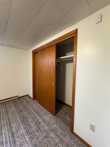 1412 7th St. SW, Minot, ND 58701