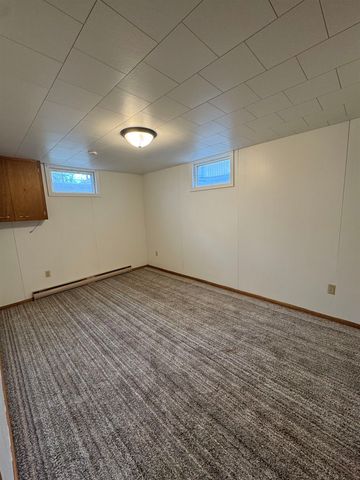 1412 7th St. SW, Minot, ND 58701