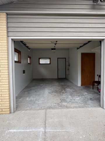 1412 7th St. SW, Minot, ND 58701