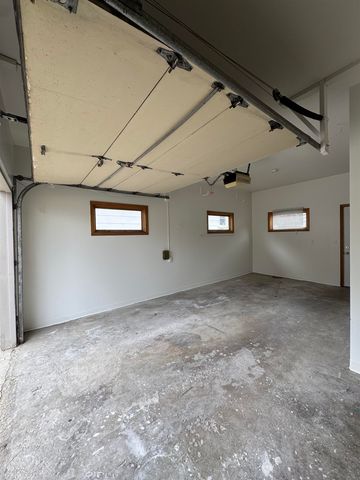 1412 7th St. SW, Minot, ND 58701