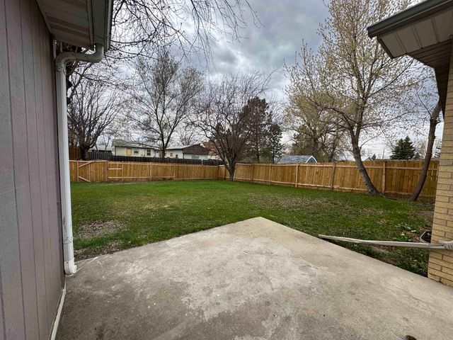 1412 7th St. SW, Minot, ND 58701
