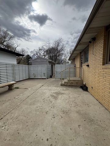 1412 7th St. SW, Minot, ND 58701