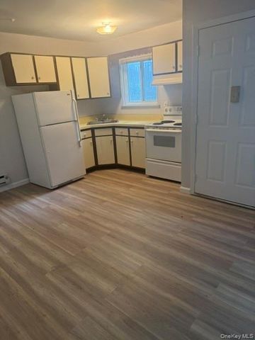 1-72 Parkcenter Drive, Deer Park, NY 11729