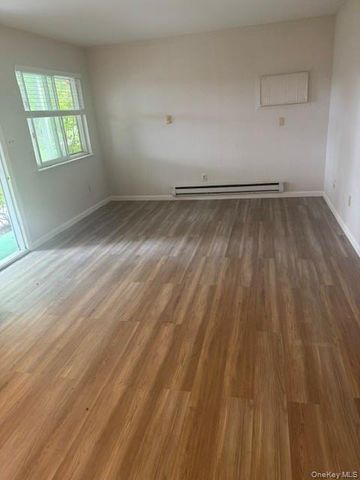 1-72 Parkcenter Drive, Deer Park, NY 11729