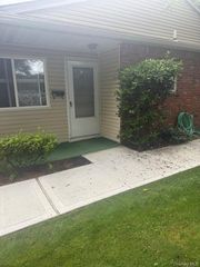 1-72 Parkcenter Drive, Deer Park, NY 11729