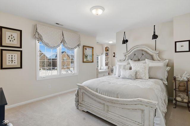 4694 Austin Trace, Zionsville, IN 46077