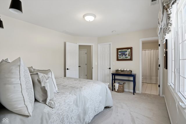 4694 Austin Trace, Zionsville, IN 46077