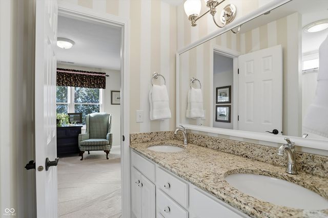 4694 Austin Trace, Zionsville, IN 46077