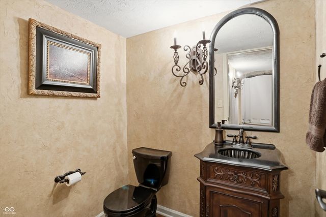 4694 Austin Trace, Zionsville, IN 46077