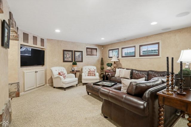 4694 Austin Trace, Zionsville, IN 46077