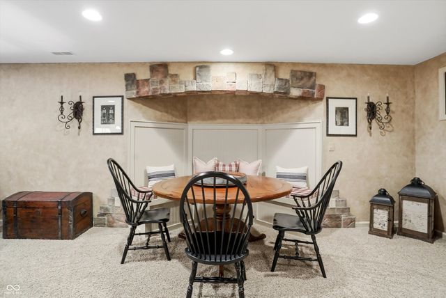 4694 Austin Trace, Zionsville, IN 46077