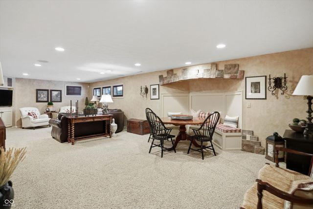 4694 Austin Trace, Zionsville, IN 46077