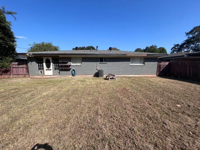 1607 Donald Drive, Bossier City, LA 71112