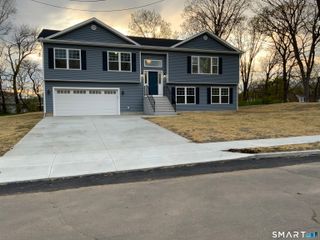 11 Tampa Street, West Haven, CT 06516