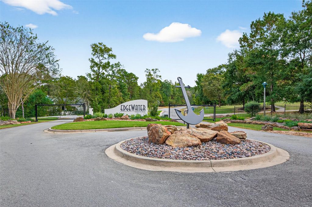 314 Scenic Lake Court, Montgomery, TX 77316