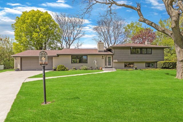 250 W Suburban COURT, Fox Point, WI 53217