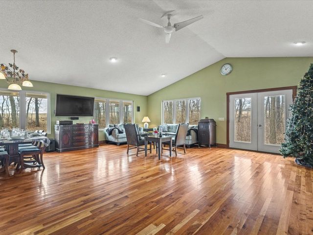 11660 Farm School Road, Durand, IL 61024