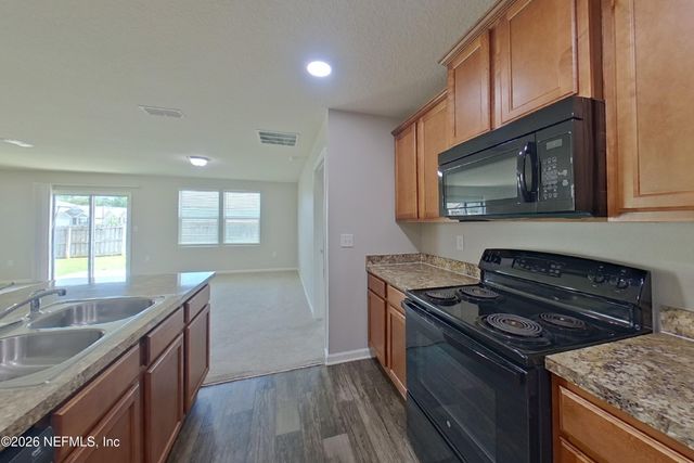 2210 PEBBLE POINT Drive, Green Cove Springs, FL 32043
