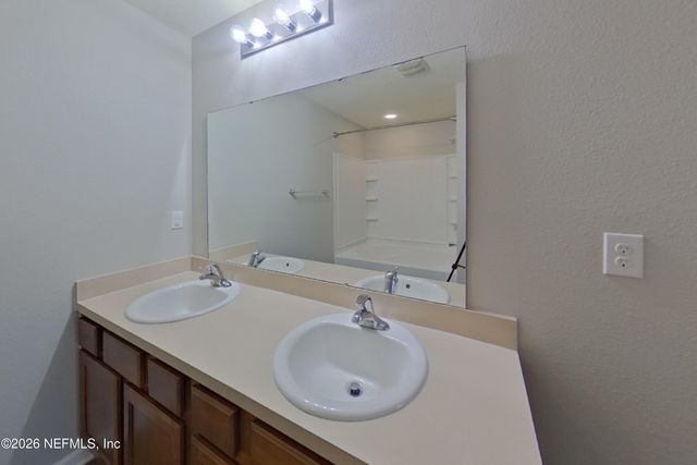 2210 PEBBLE POINT Drive, Green Cove Springs, FL 32043