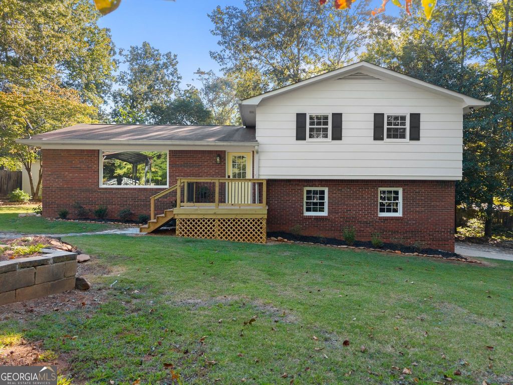 388 Sanders Street, Clarkesville, GA 30523 — photo 2