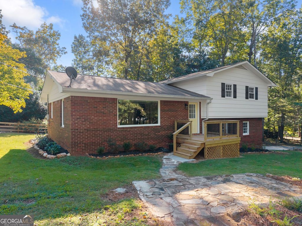 388 Sanders Street, Clarkesville, GA 30523 — photo 4