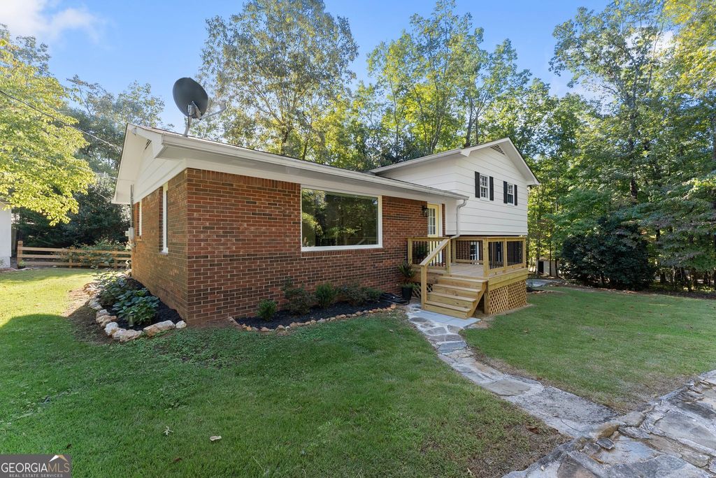 388 Sanders Street, Clarkesville, GA 30523 — photo 5