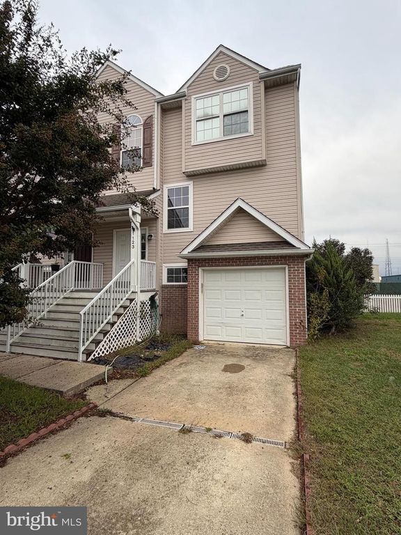 1123 MAGNOLIA DR, Seaford, DE 19973